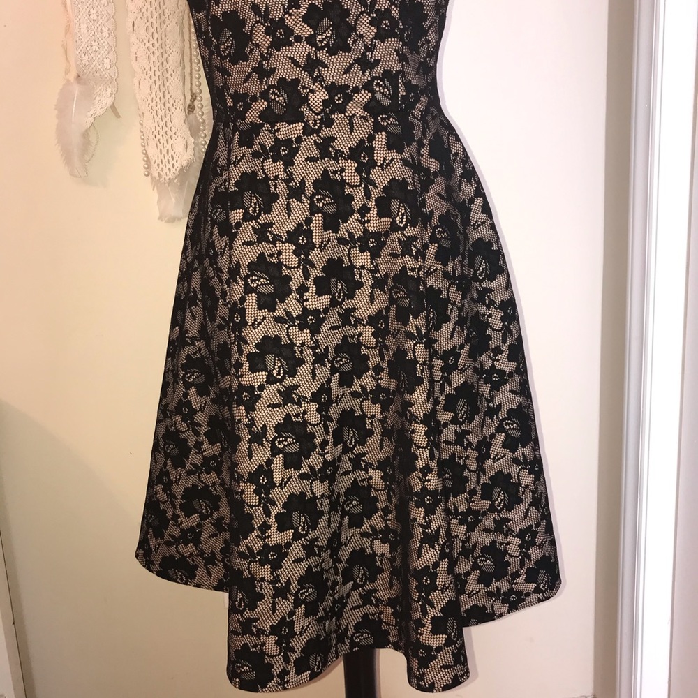 Tahari Black & Nude Crochet Lace Cocktail Dress - Picture 5 of 8